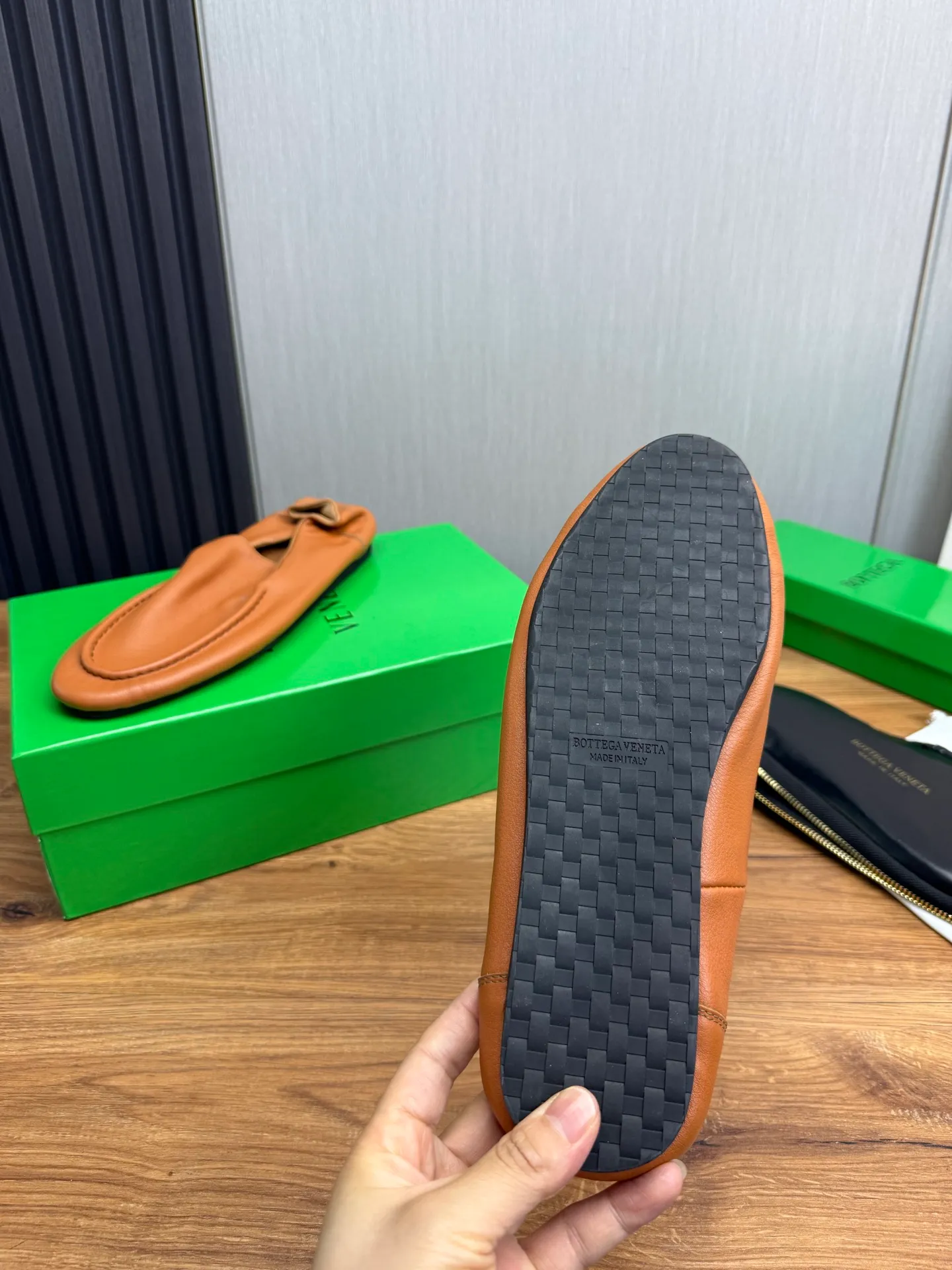 Men's men's shoes💰480💰BV-popular wallet shoes👟Casual, fashionable and comfortable🔗Good travel partner✅Original cowhide + imported cowhide. Original rubber outsole, available all year round👏Size: 38-45 (38.45 custom-made, non-returnable)